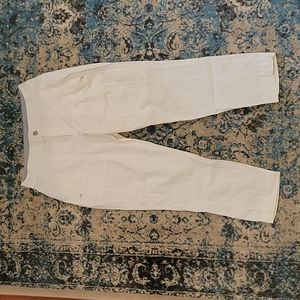 Athleta white capri Donating soon so offers welcome